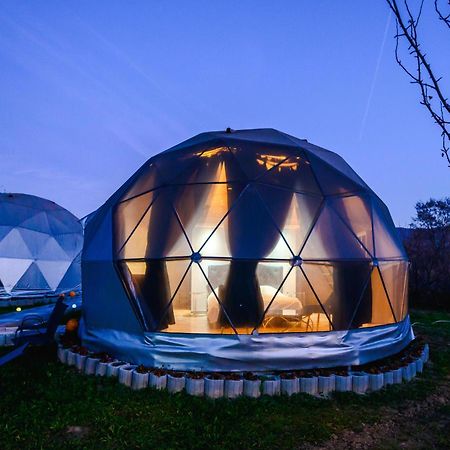 Sun Garden Glamping Domes Hotel Călimăneşti Eksteriør billede