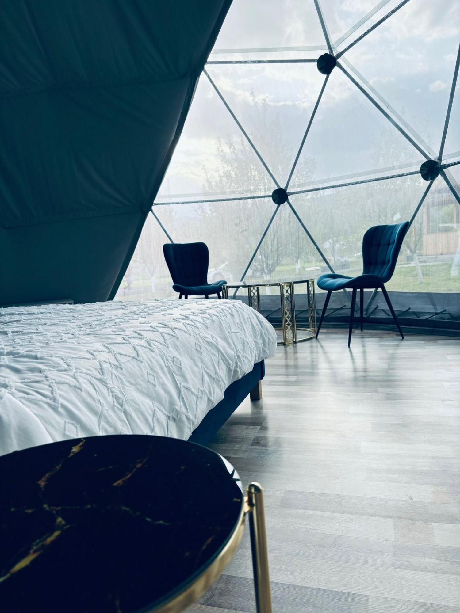 Sun Garden Glamping Domes Hotel Călimăneşti Eksteriør billede