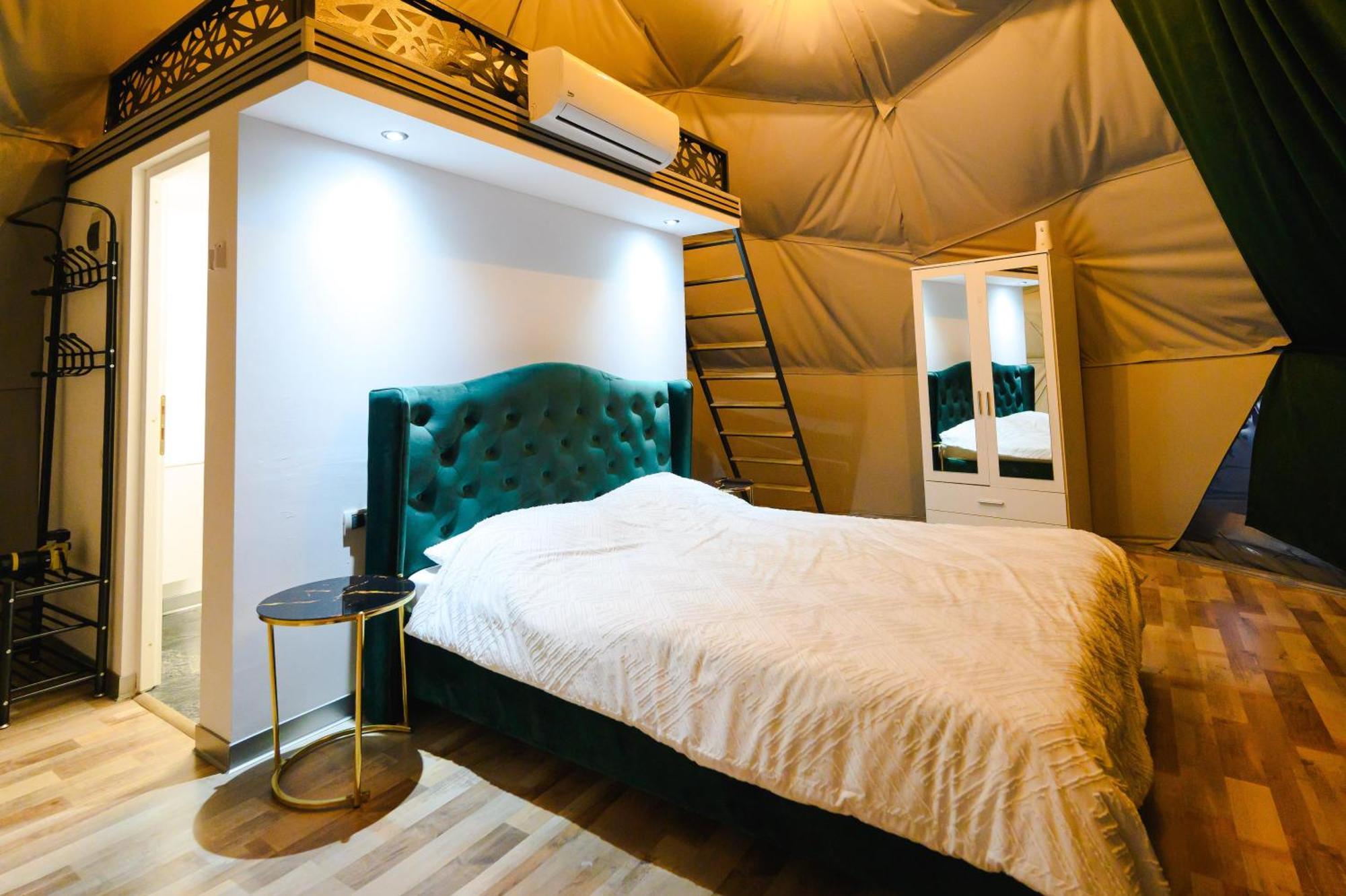 Sun Garden Glamping Domes Hotel Călimăneşti Eksteriør billede